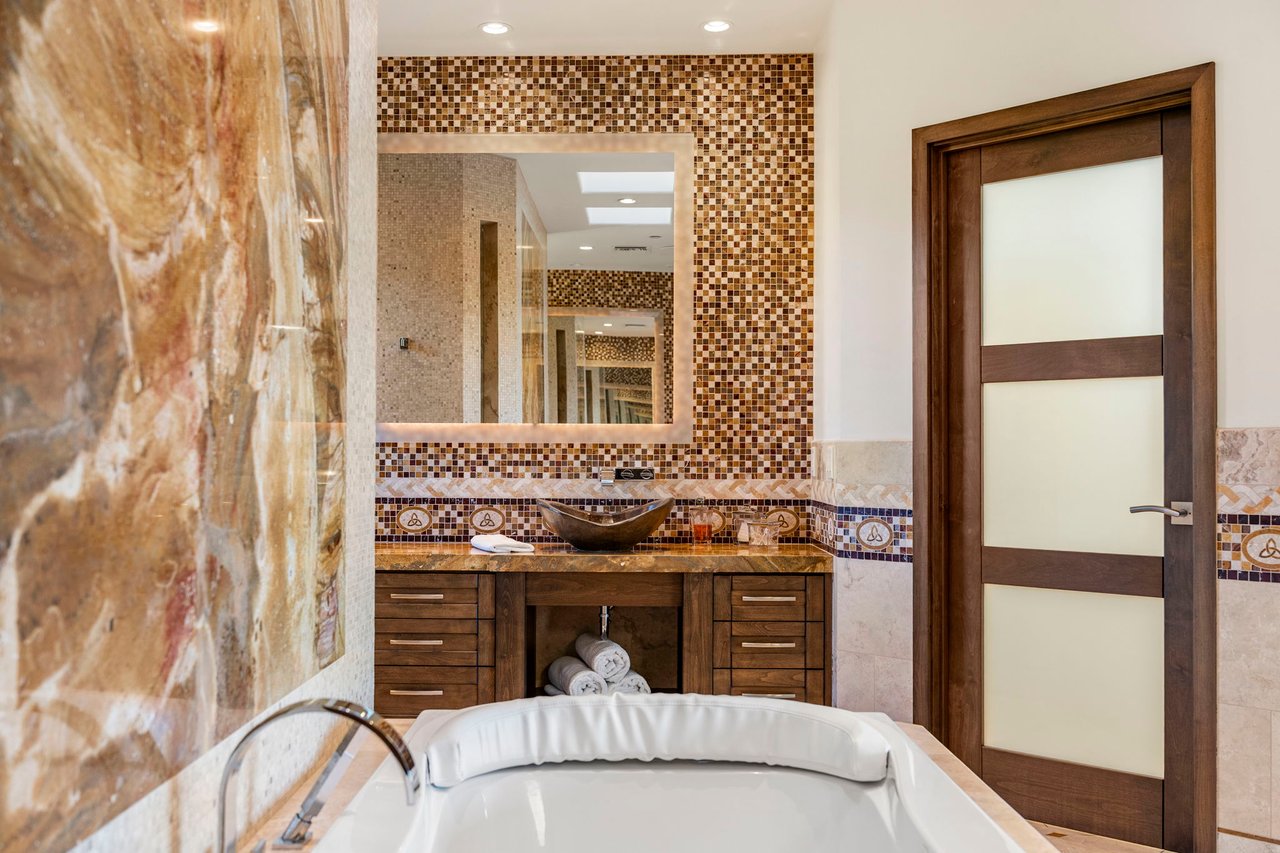 10570 E Pinnacle Peak Road