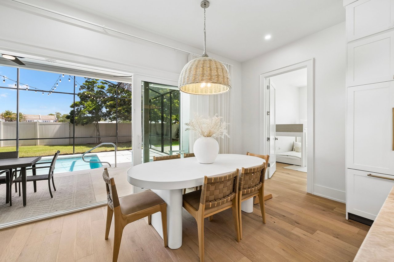 The Sand Cliffs Coastal Retreat