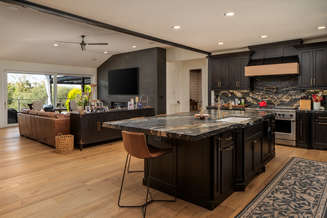 7017 Via Mariposa Sur