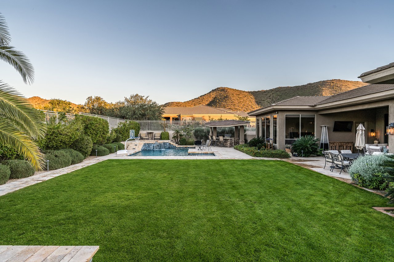 11368 E WINCHCOMB Drive