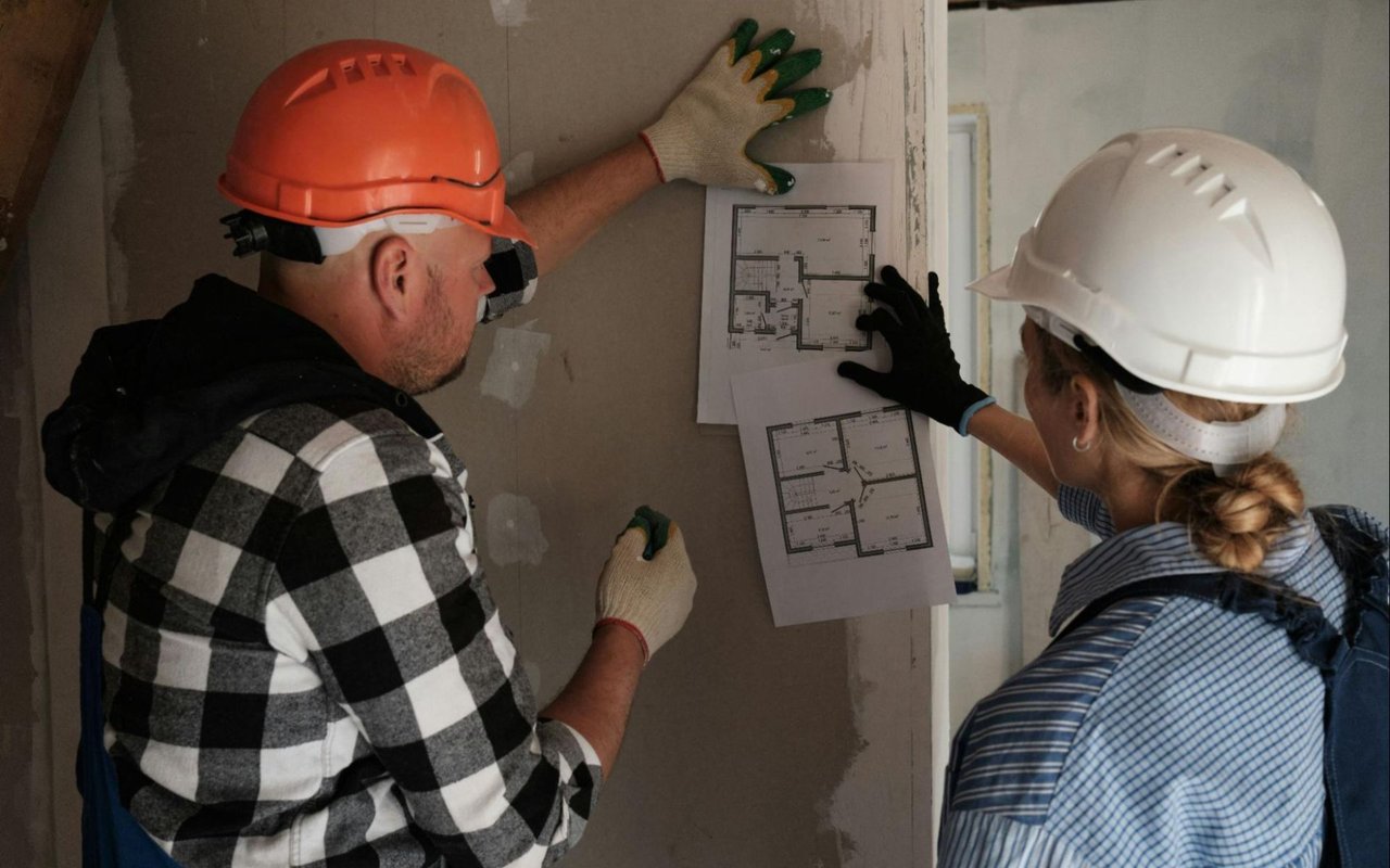 Tips for Hiring a Remodeling Contractor cover