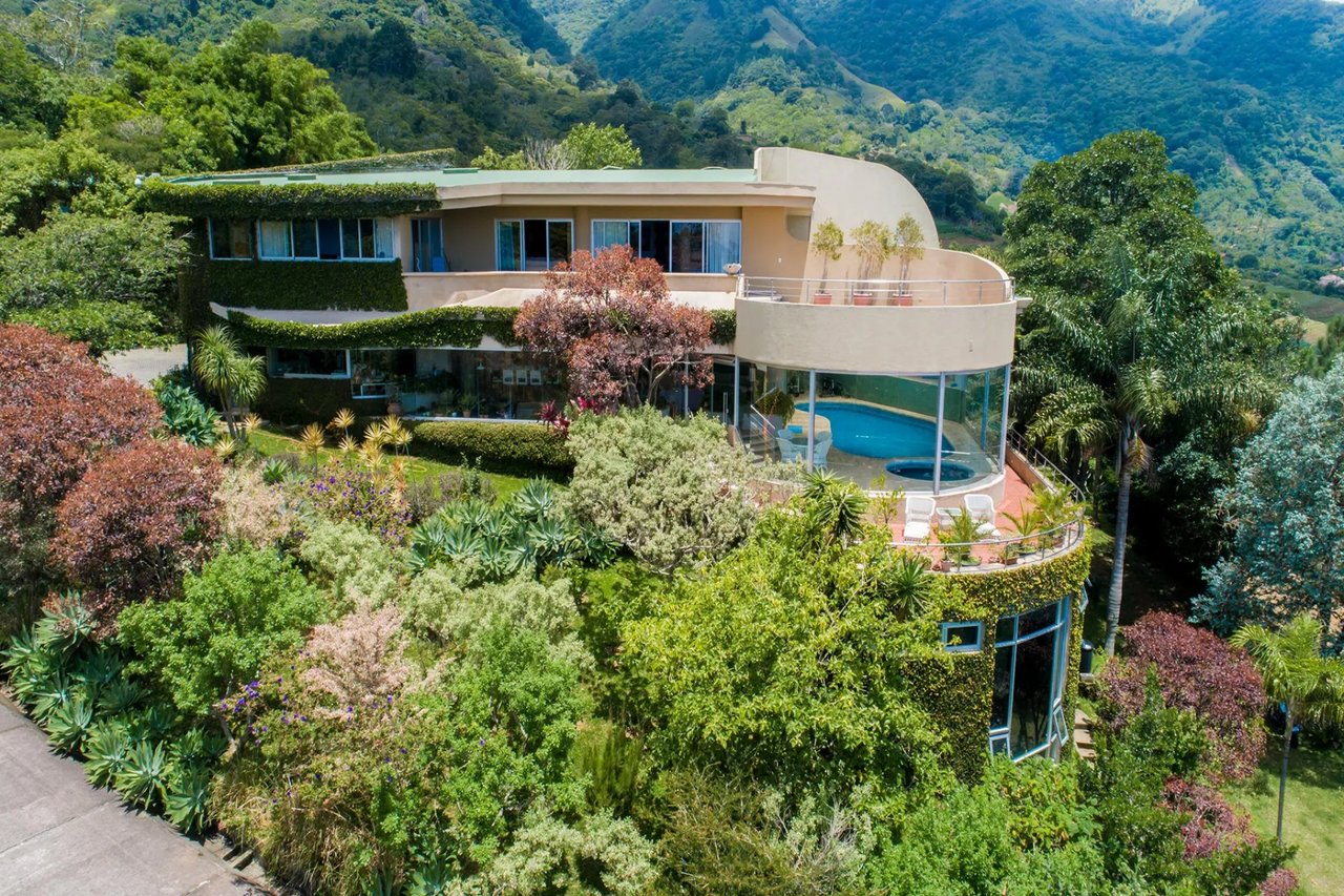 House Hunting in Costa Rica: An Artist’s Haven in the Mountains