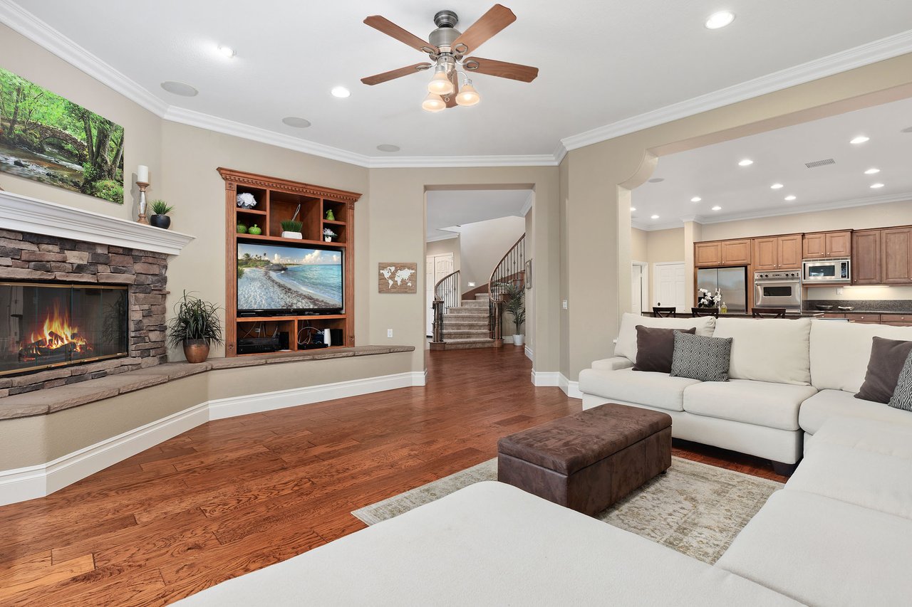 5275 Raven Hill Point