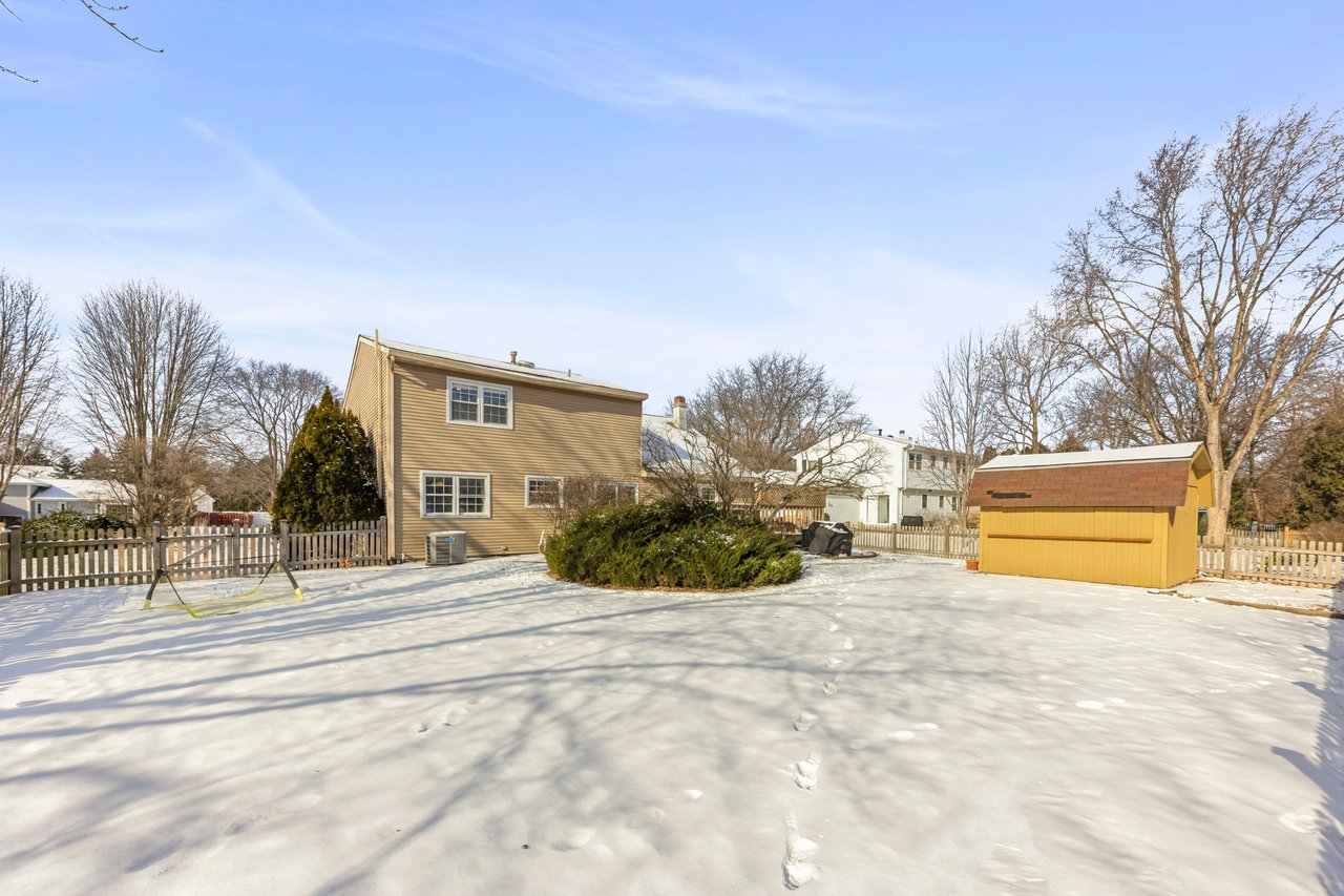 2240 Mecan Dr. Naperville