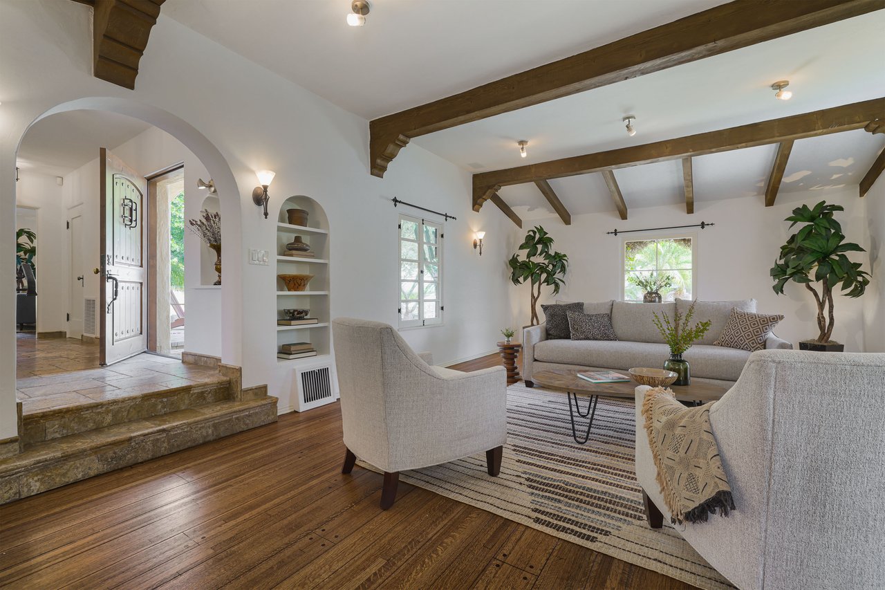 516 E Stocker Street