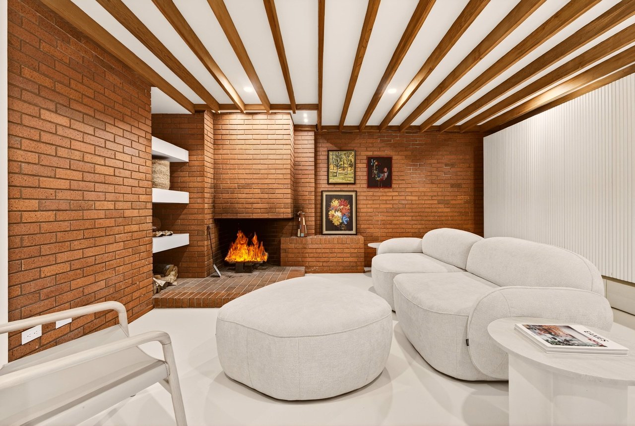 Inspiring MCM Residence