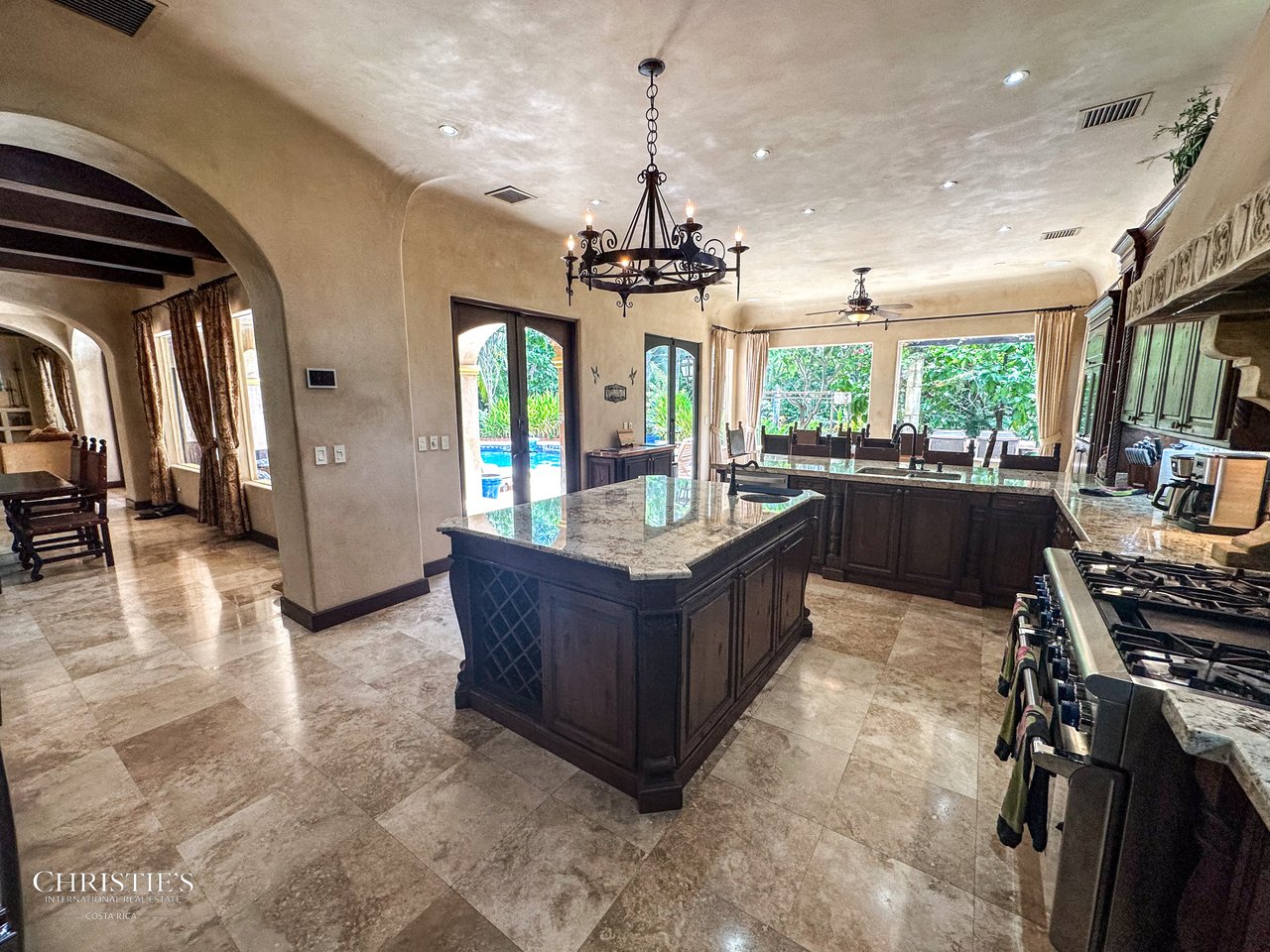 Golf-Front Tuscan-Style Estate – Villa Tuscana