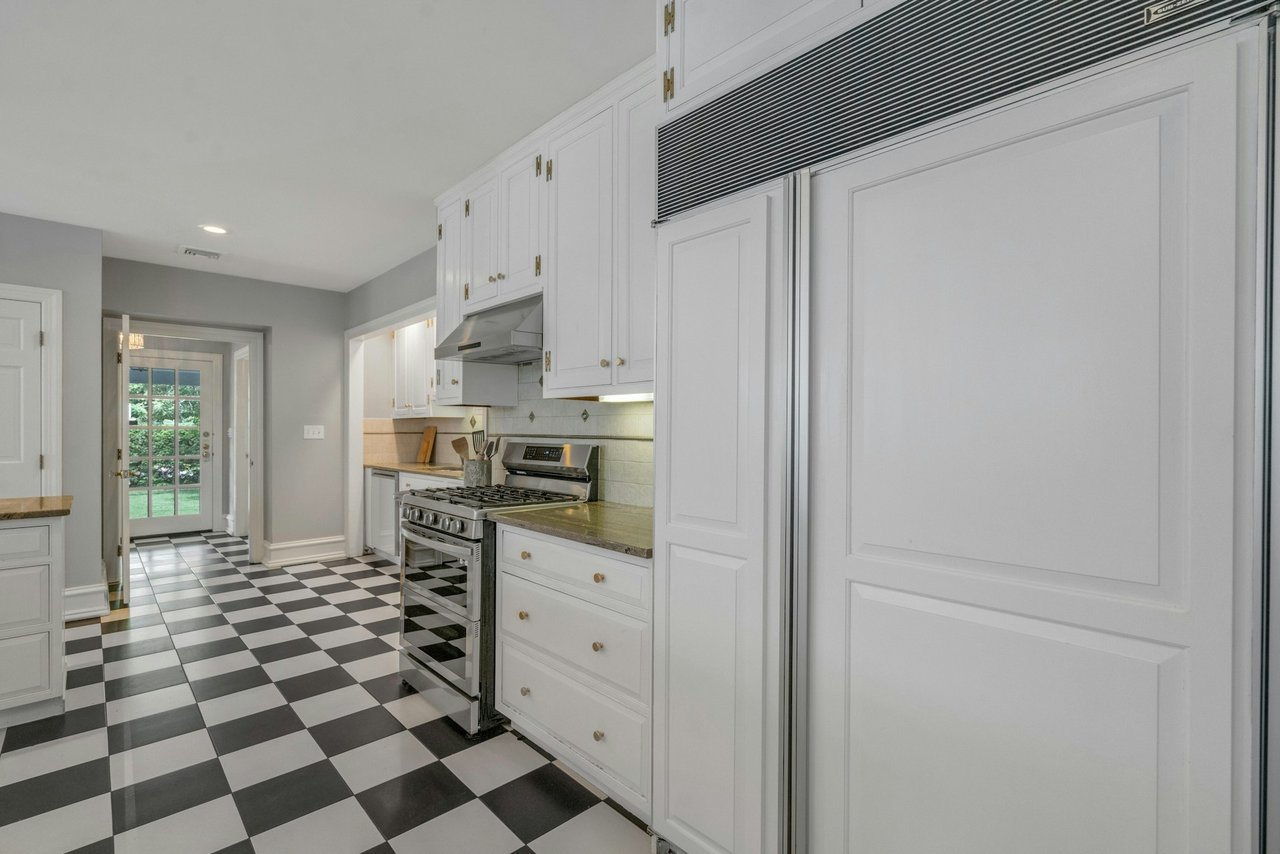 225 Glen Road
