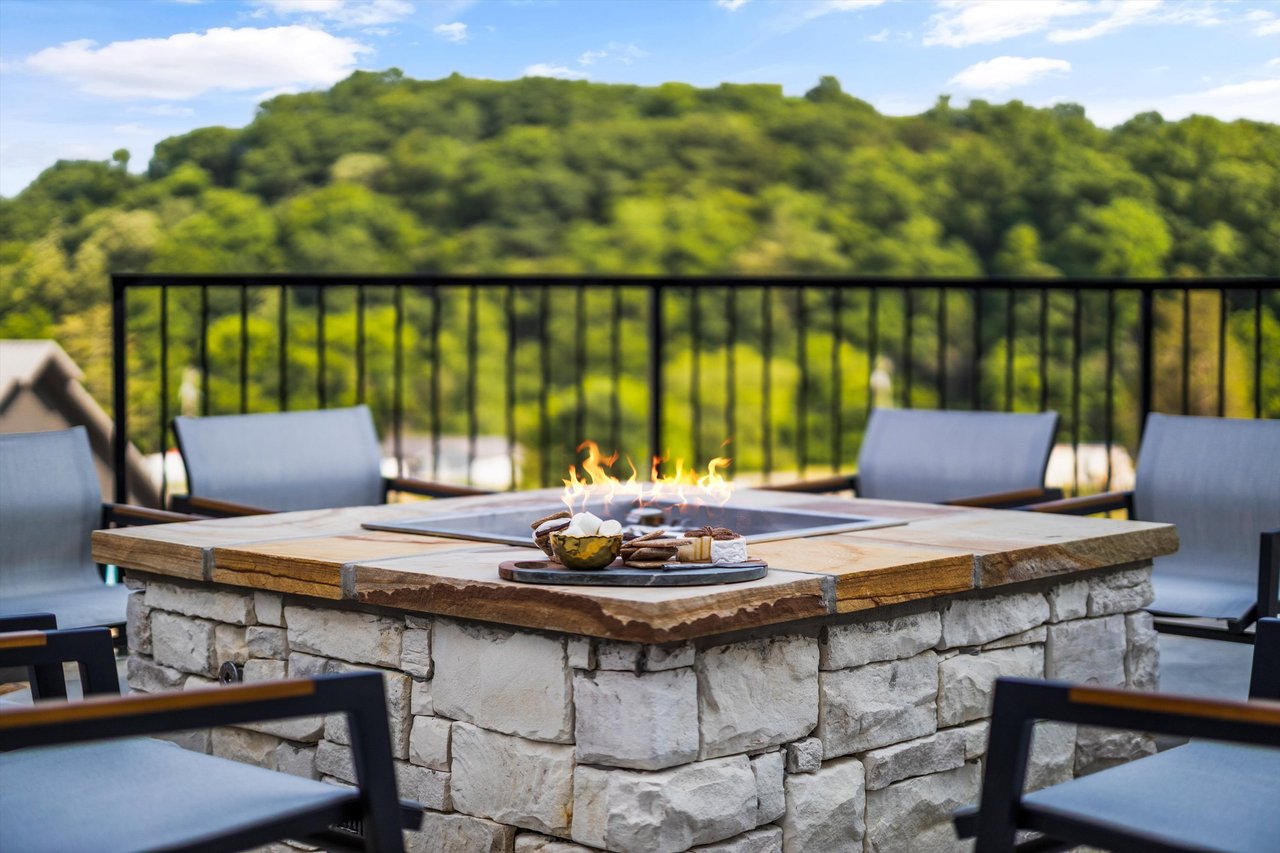 1362 Rambling Creek Way