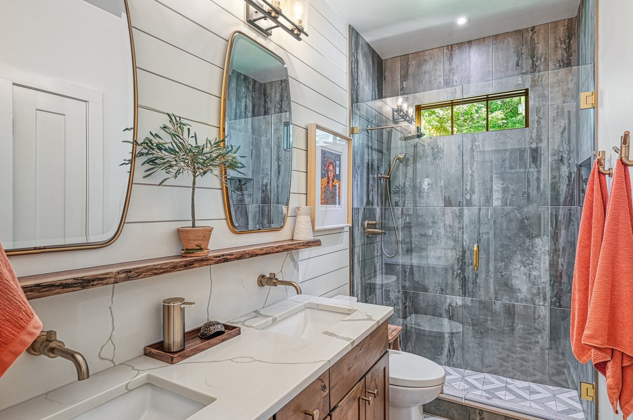 Helpful Contacts & Resources