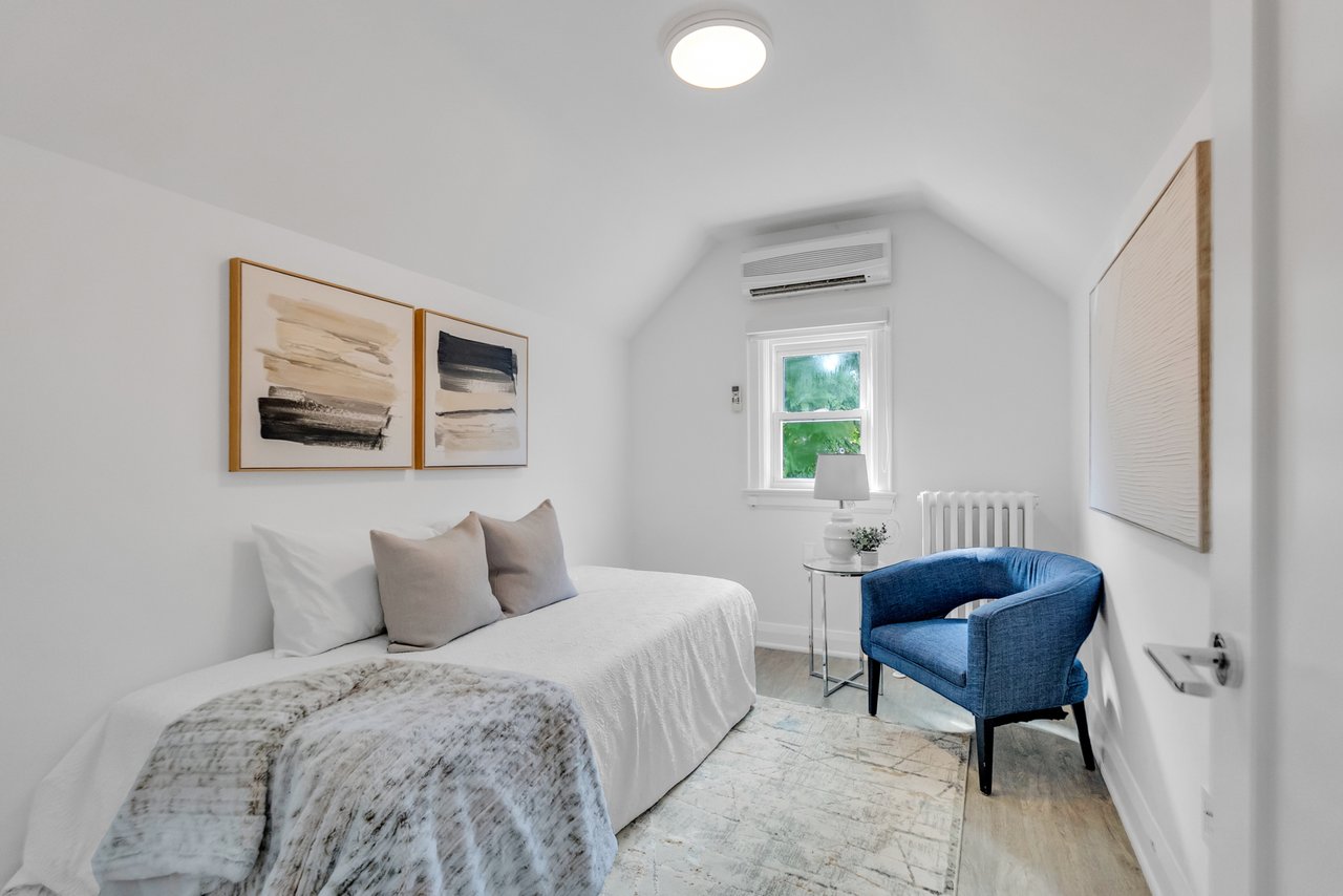 Gorgeous Upgraded Residence