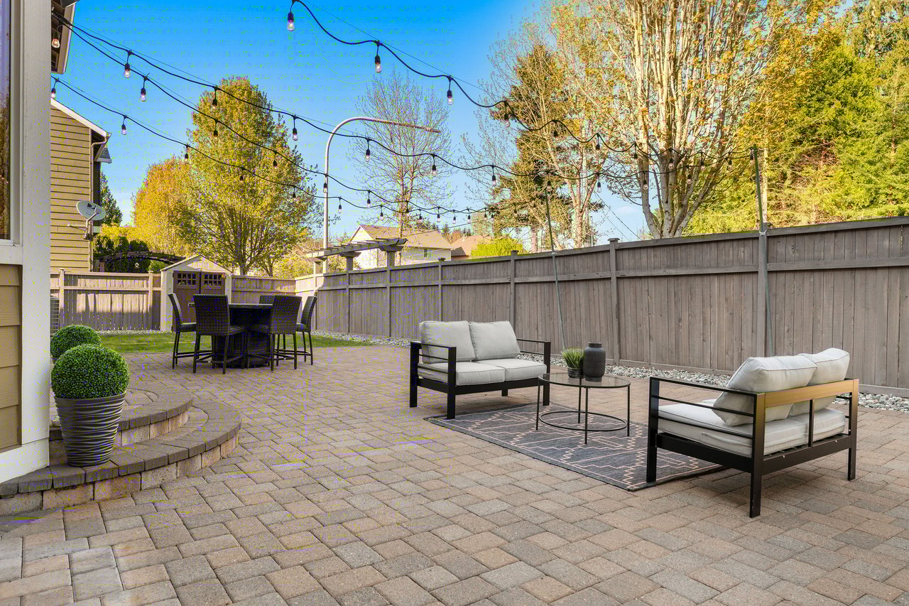 202 Chelan Ct NE