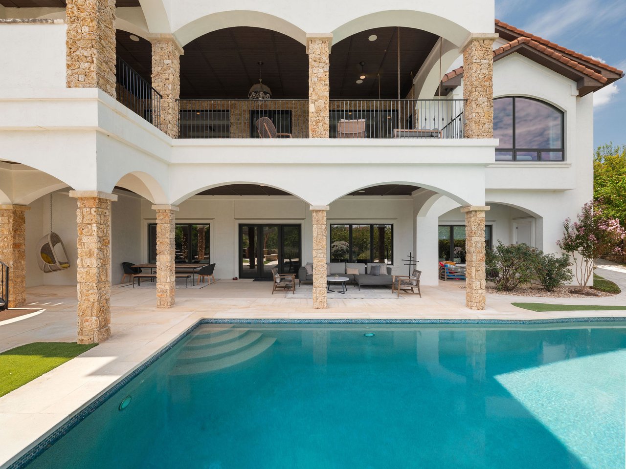 305 Marly Way 