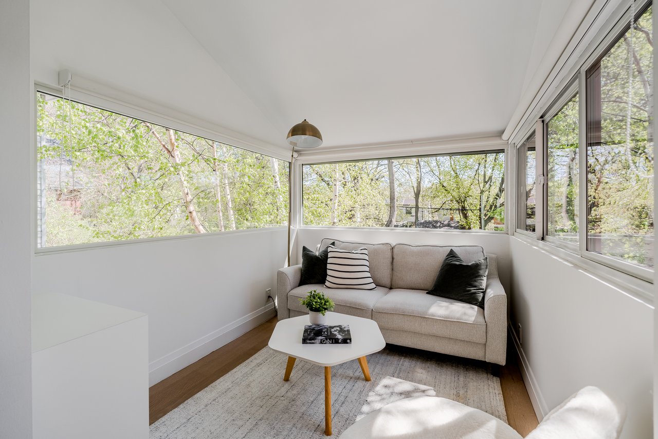 389 Woodbine Ave