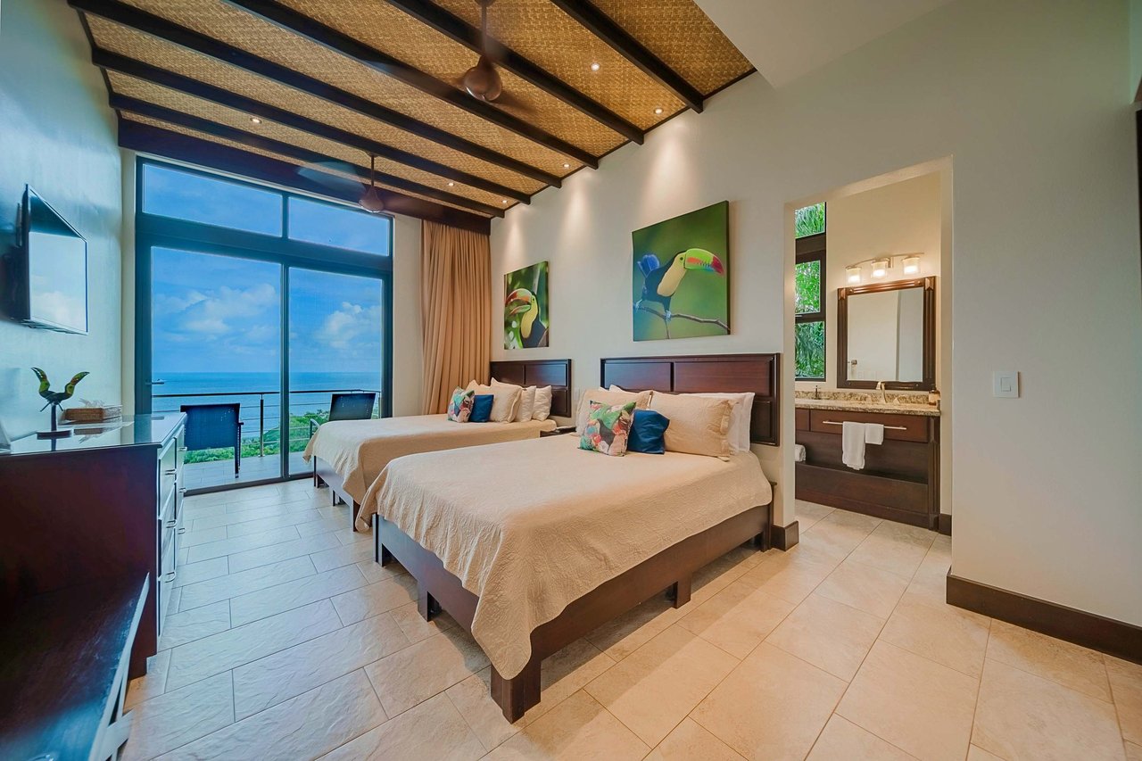 Walk to beach Vista Hermosa Estate Lucrative Contemporary Estate