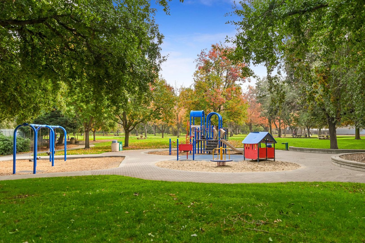 2677 Oak Rd. #202, Walnut Creek