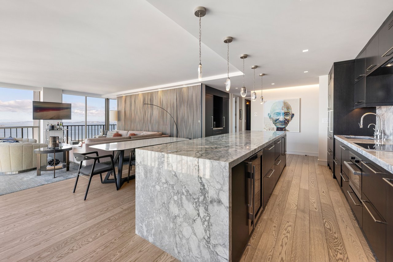 Seize The Bay… at 999 Green