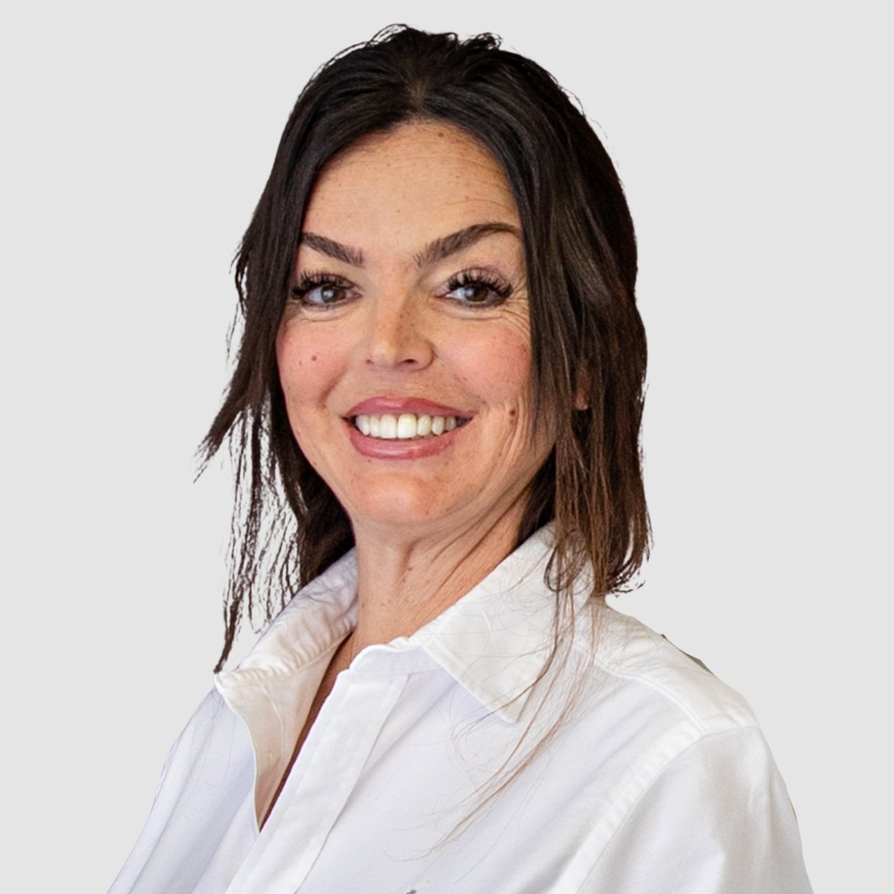 Carly Weiss North NJ Real Estate Agent Headshot