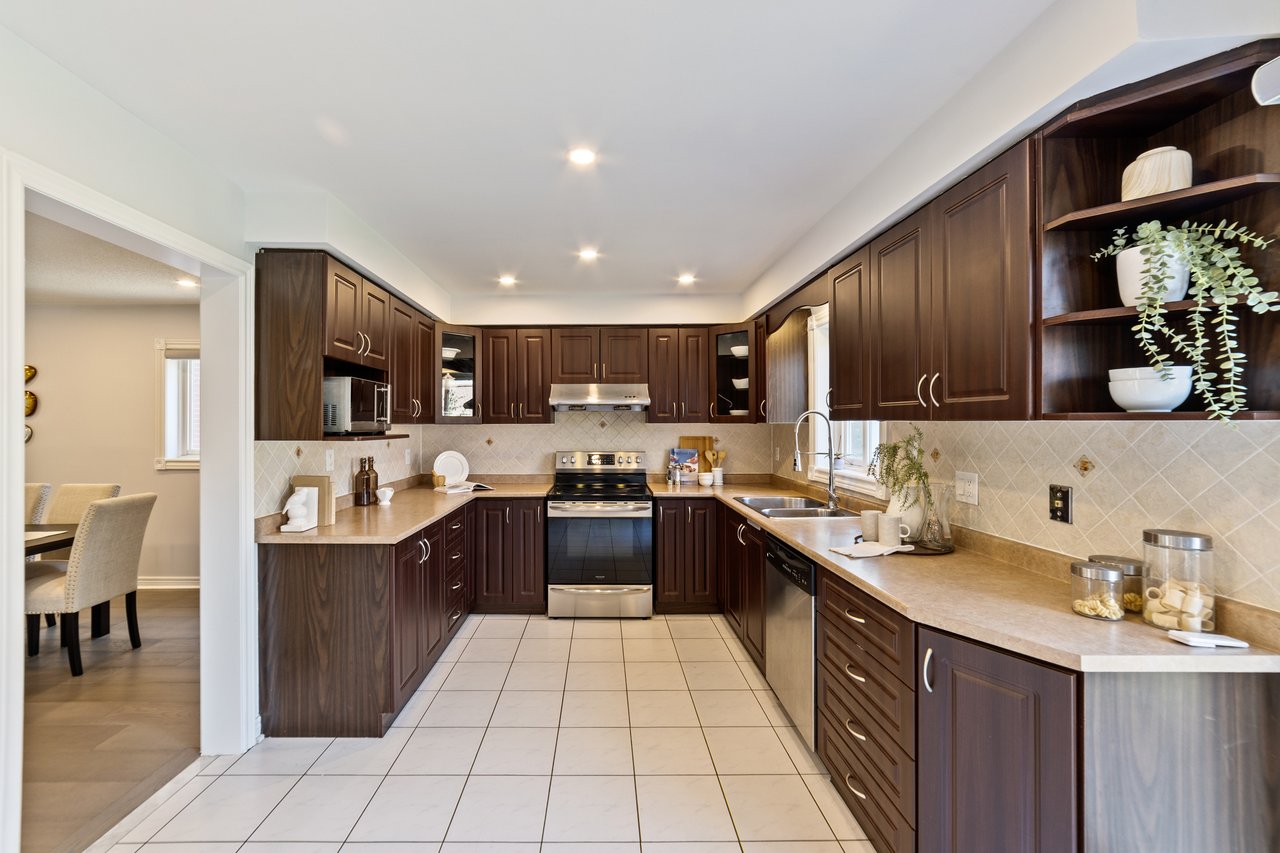 6837 Lisgar Drive
