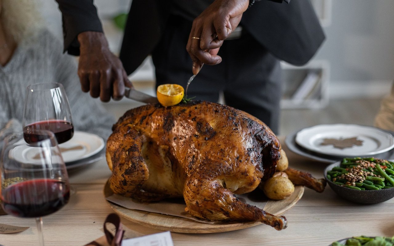 5 Tips For An Easier Thanksgiving Cleanup If You're Hosting For the First Time