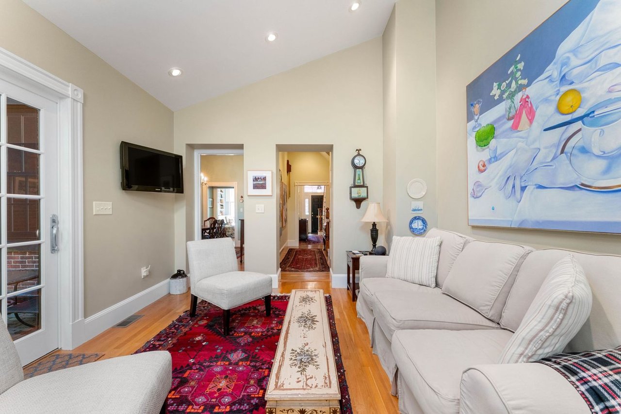 2 Wallace Ct