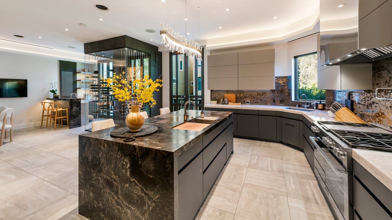 145 Channel Pointe Mall