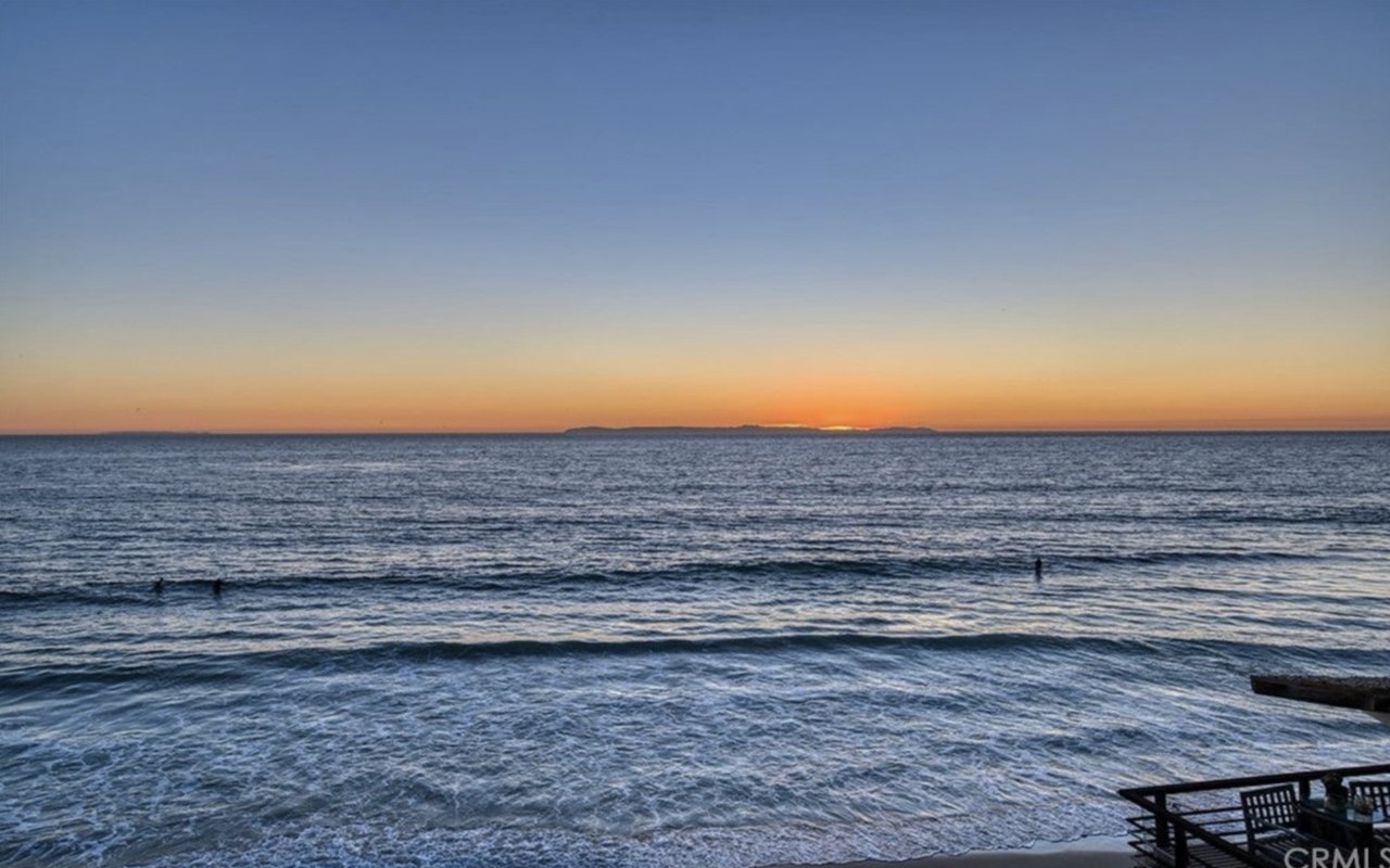 Crashing Waves, Bubbling Tides and the Calls of Gulls Surround as You Enjoy Dramatic Sunsets and the Picturesque Coastline.