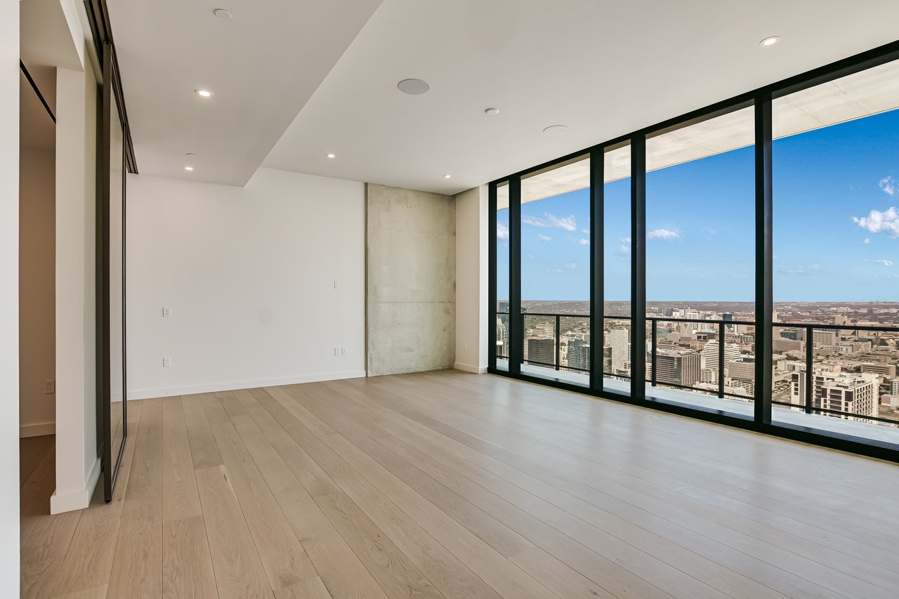 The Modern Sub-Penthouse #5402 North