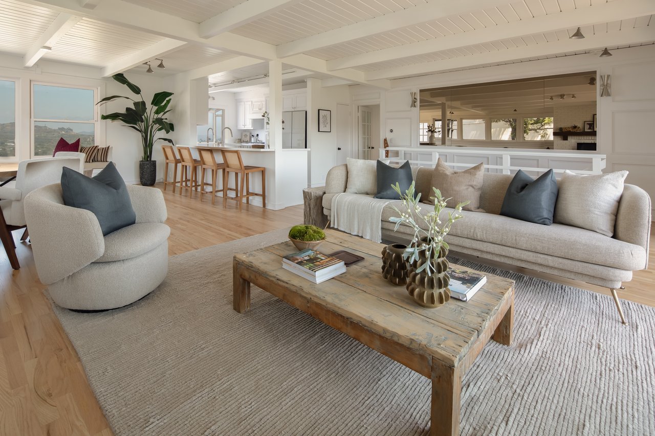 8595 Skyline Dr, Sunset Strip