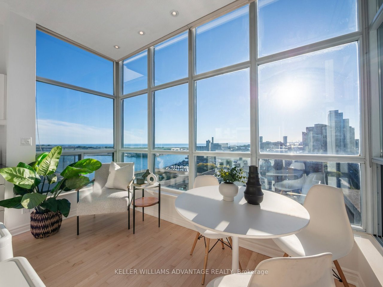 PENTHOUSE ESCAPE IN THE TOWN