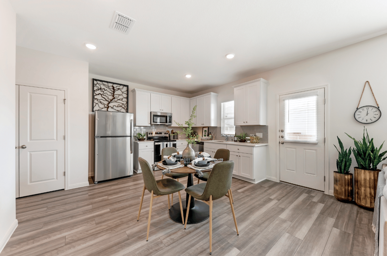 Move In by 12/31 up to 8 WEEKS FREE + $1500 Gift Card!