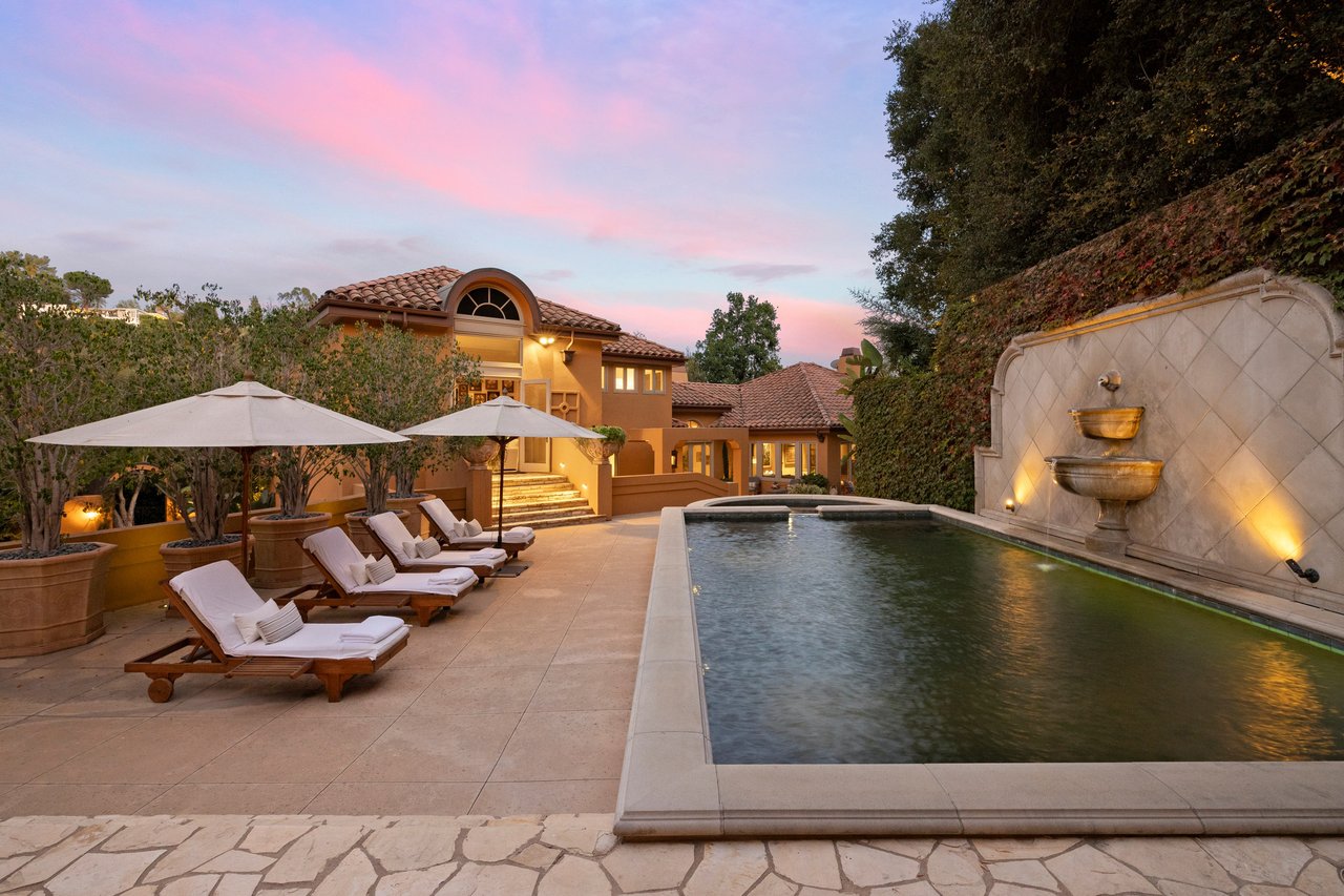 2719 Benedict Canyon Drive