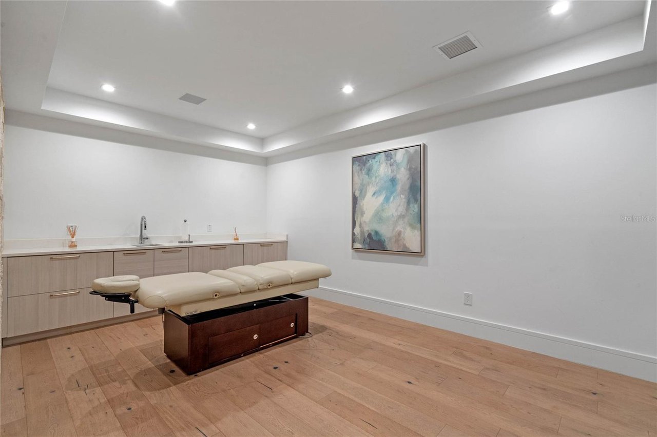 1297 GRAND TRAVERSE PKWY