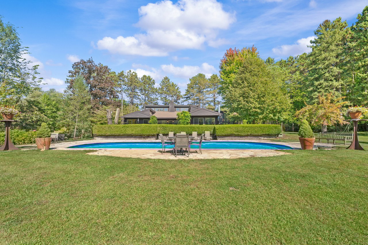 2408 E 800 N, La Porte, IN 46350