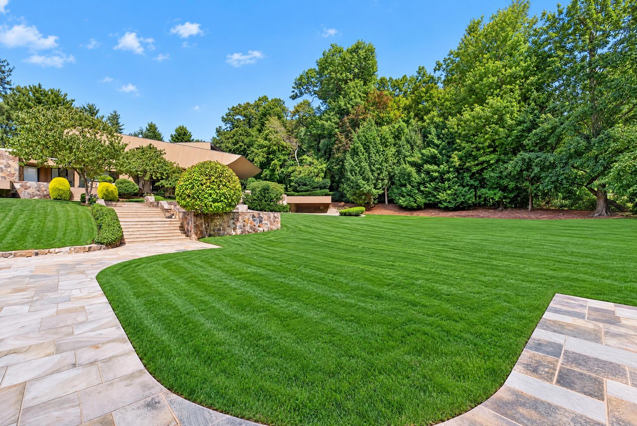 15 Horseshoe Road (Long Island)