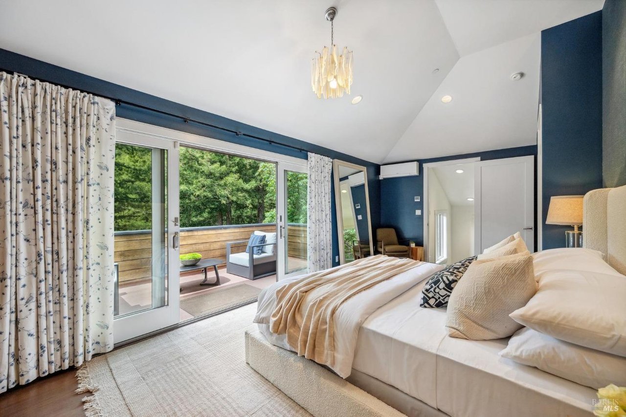 Stylish Mill Valley