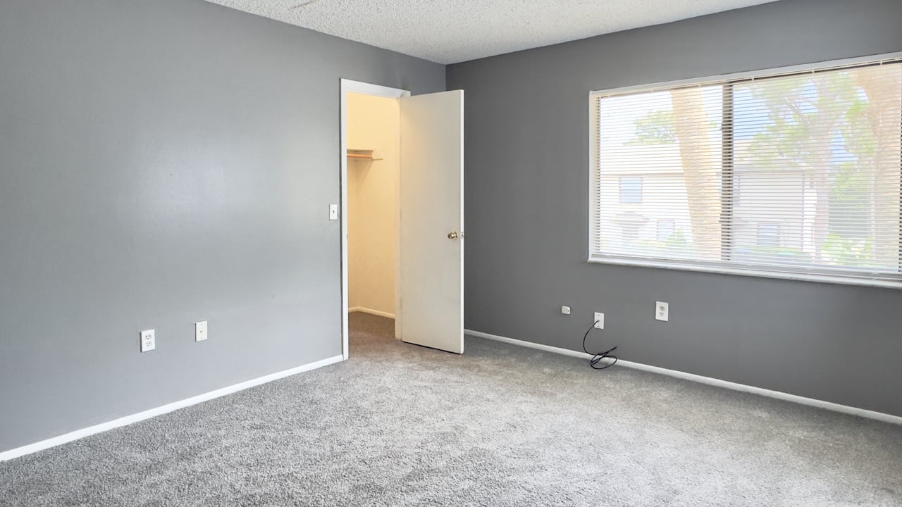 Lake Baldwin Area Townhouse with Private Garden Patio