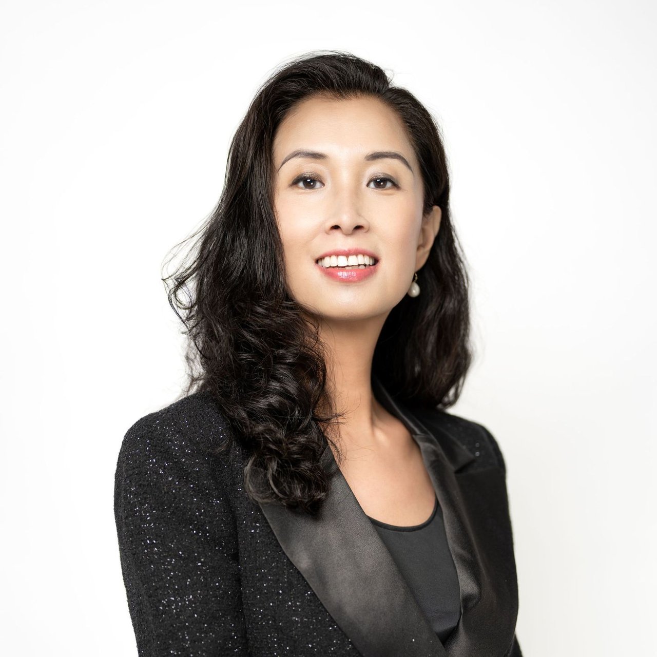 Susan Lichun Lee, 有關儷君