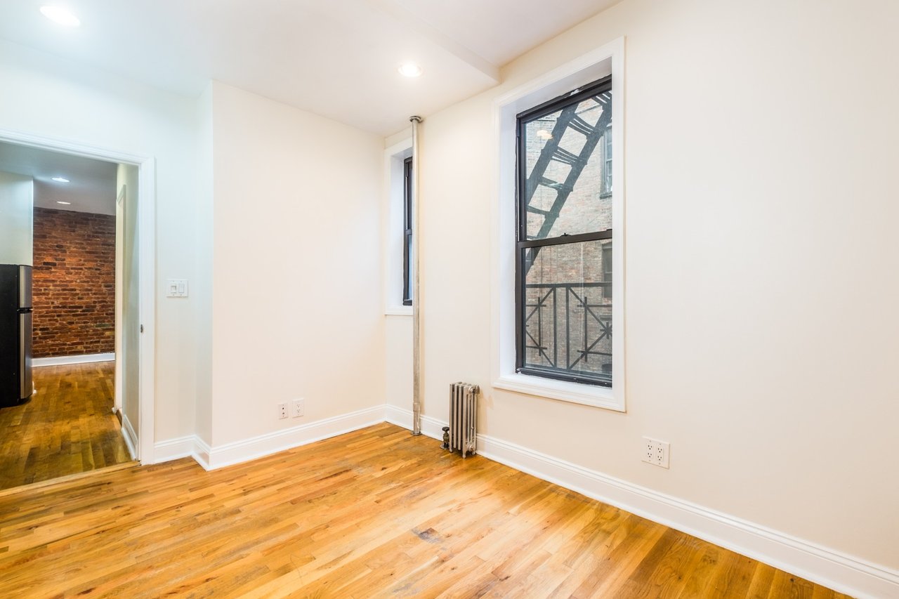 345 East 12th Street Unit: 19