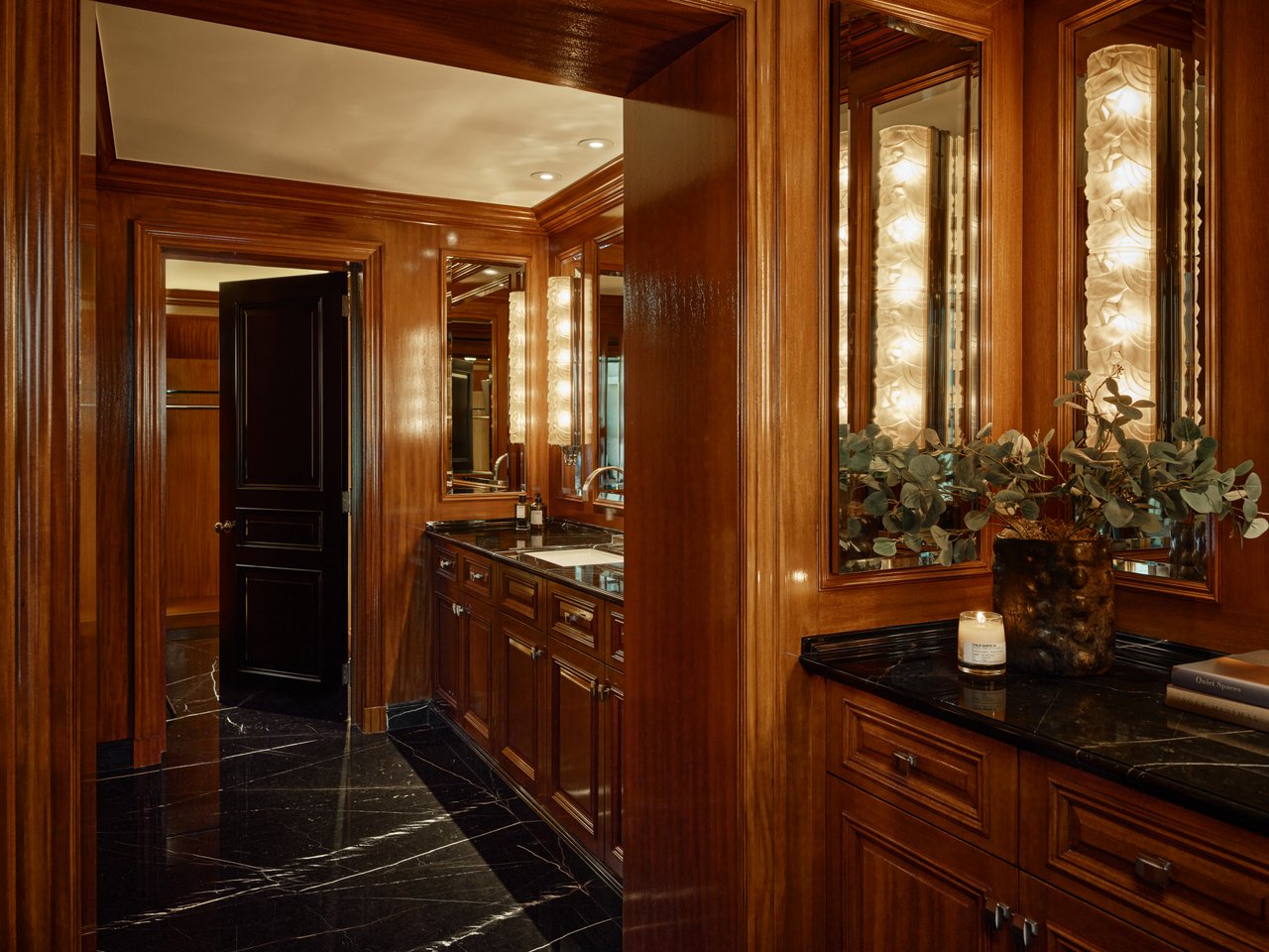 826 Greenway Dr, Beverly Hills 
