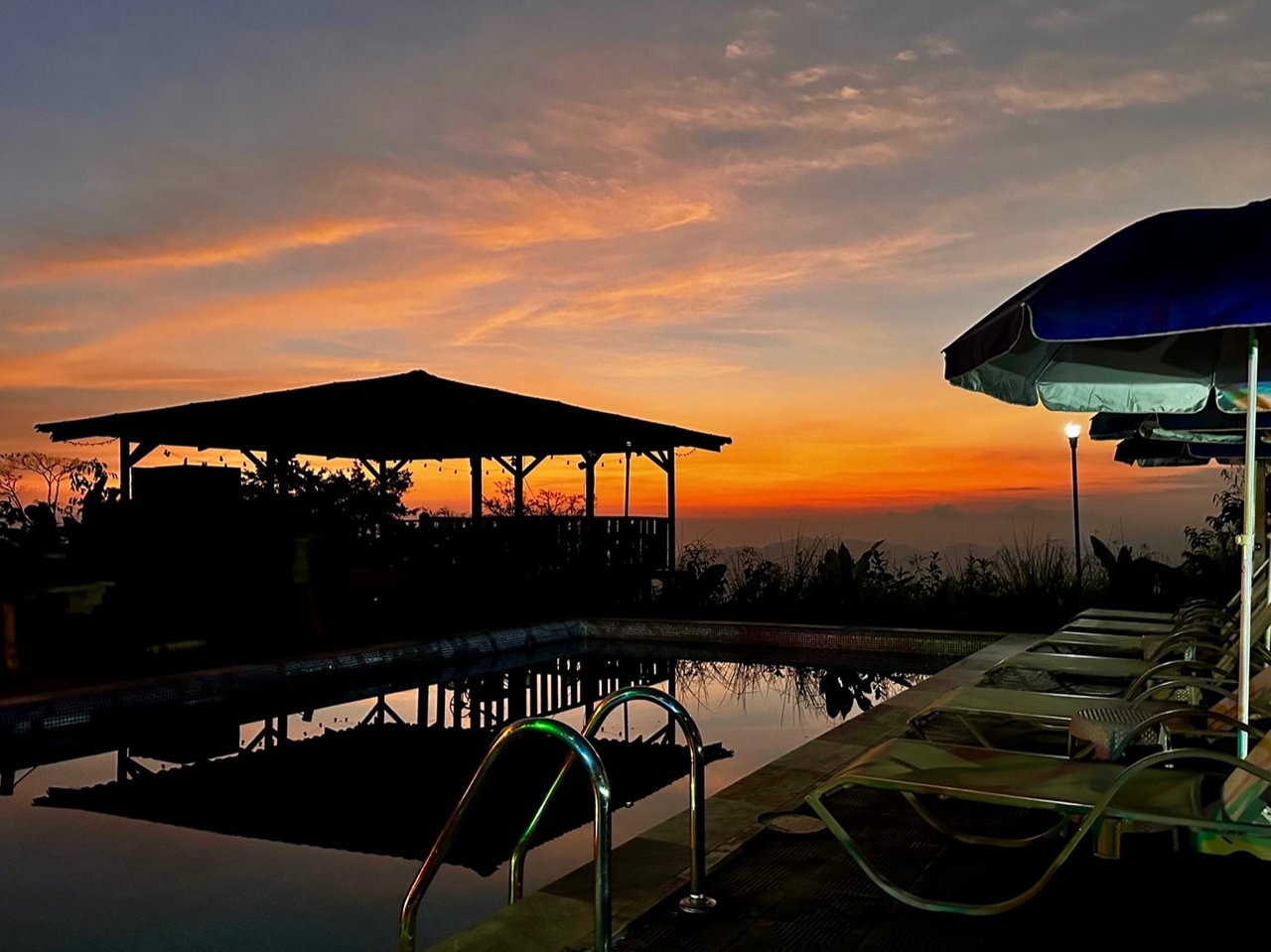 Strategically Located Property with Panoramic Views and Development Potential in Tinamastes