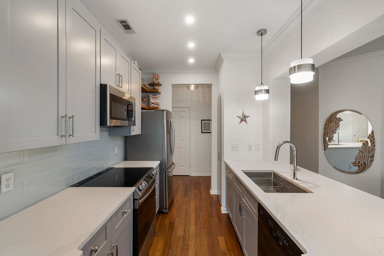 130 River Landing Dr #6102