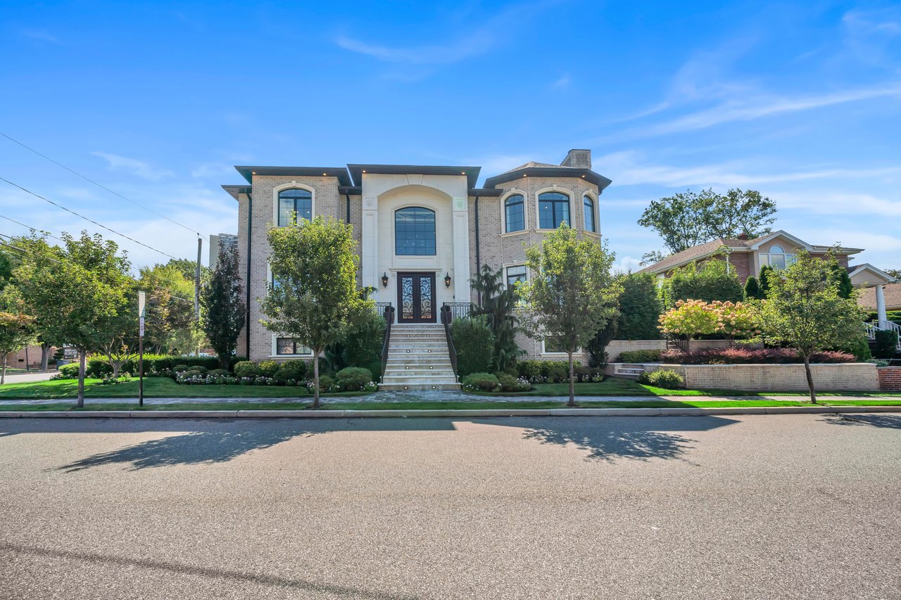 214 Forest Road