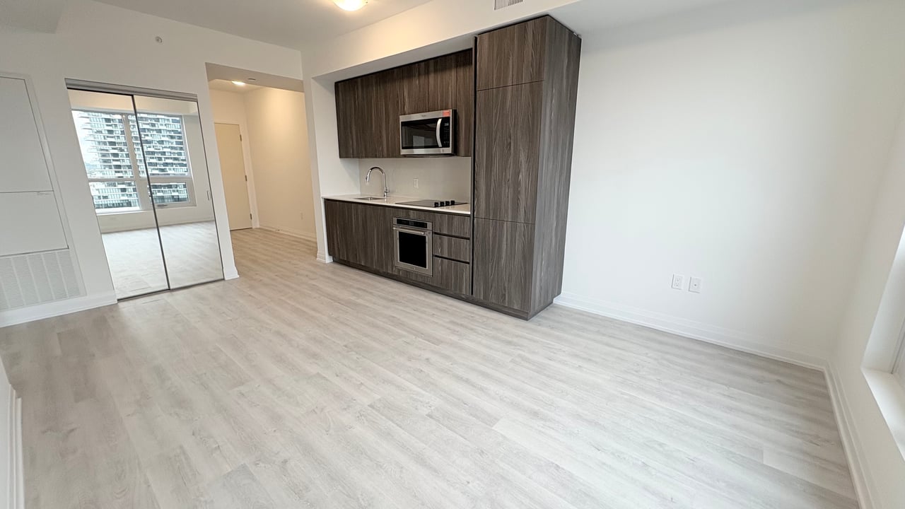 15 Richardson Street Unit: 1812