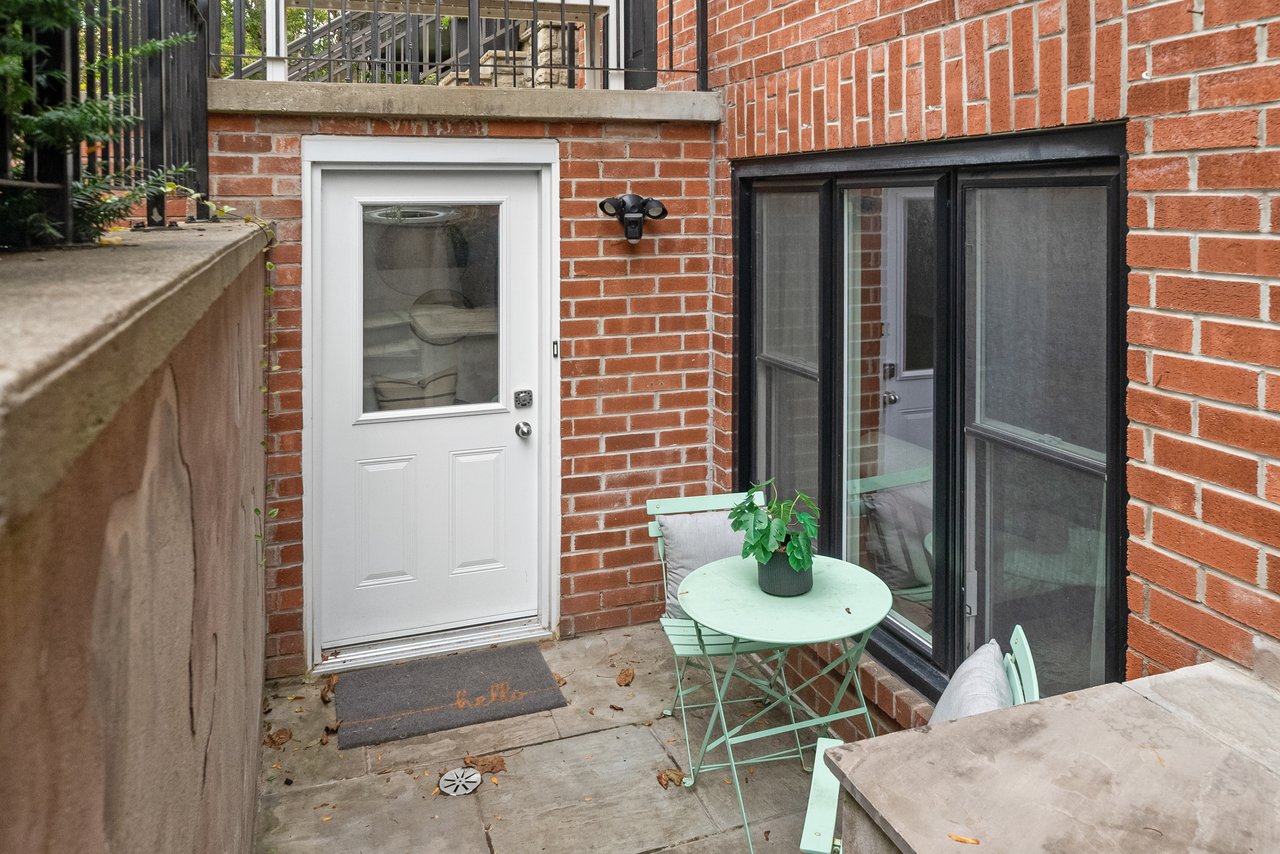 87 Rhodes Ave