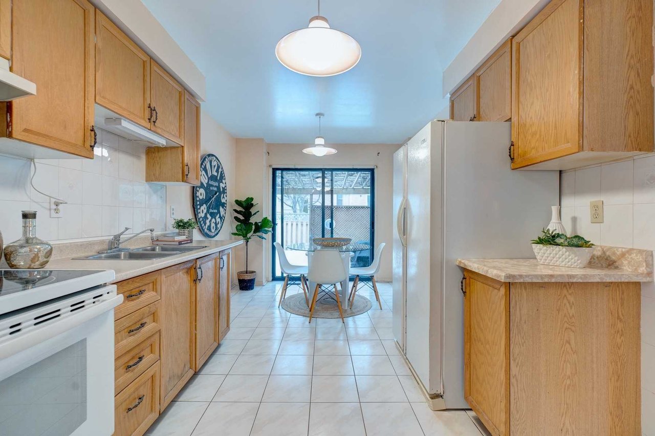 1540 Marshcourt Dr