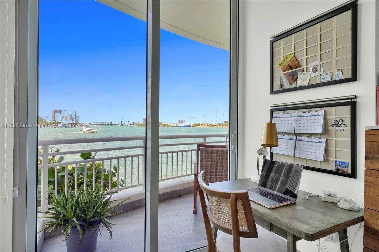 848 Brickell Key Dr Unit 204