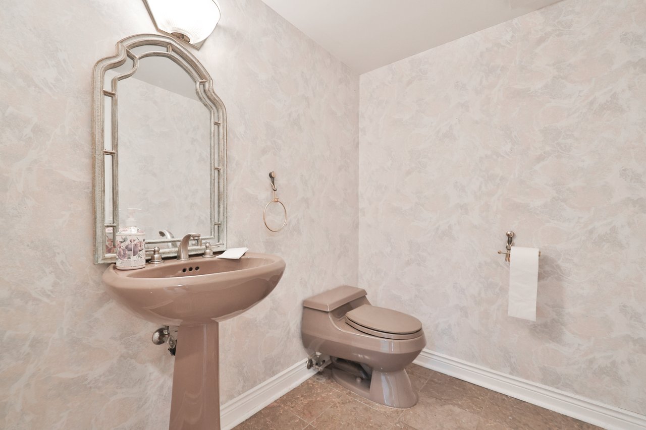 78 West River Street, Oakville