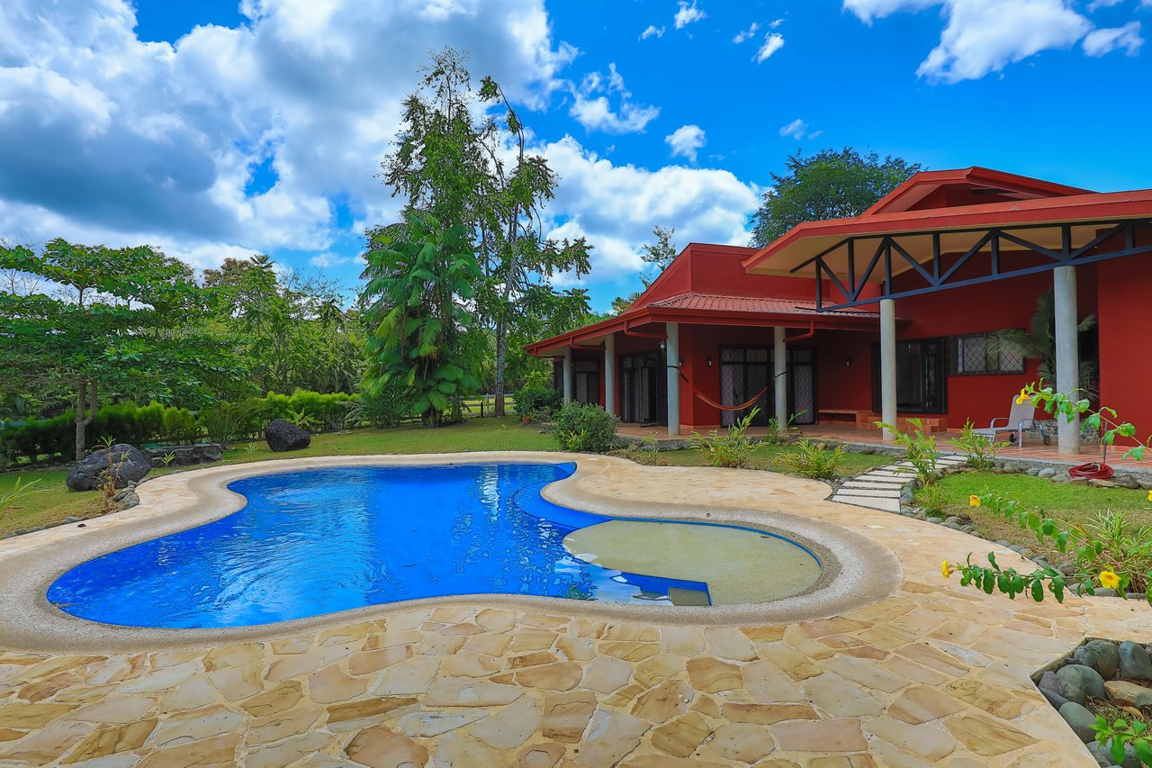 Hacienda-Style Retreat For Sale in Naranjito