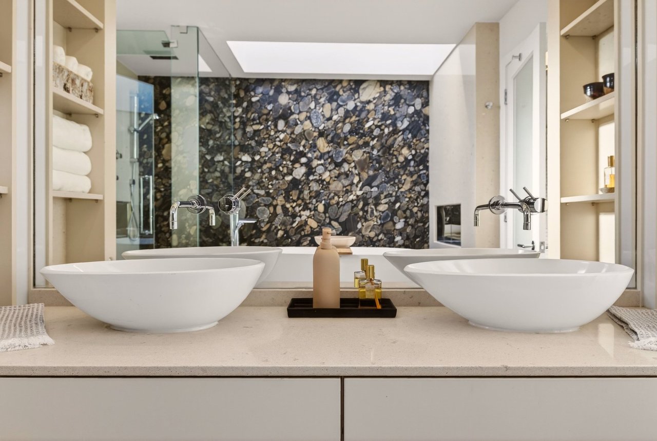 Inspiring MCM Residence